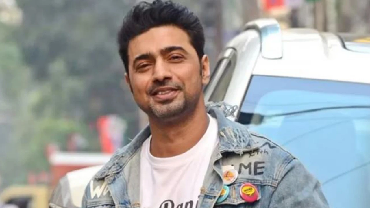 টালিউড ছেড়ে মুম্বাইতে ব্যস্ত হলেন দেব