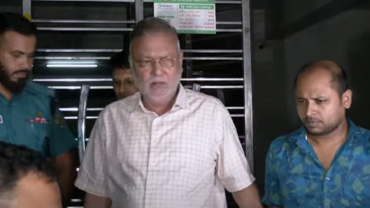 সাবেক কৃষিমন্ত্রীর বাড়ি থেকে ৪ কোটি টাকাসহ আরও যা উদ্ধার