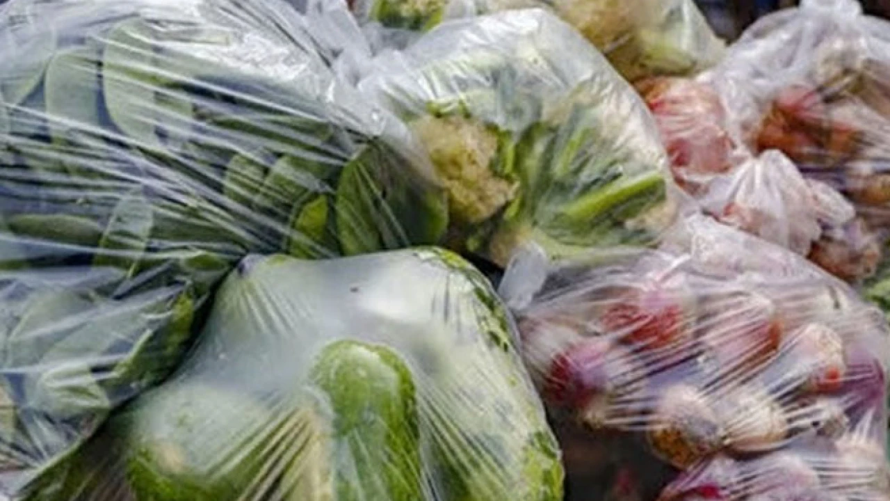 কাঁচাবাজারে আজ থেকে পলিথিন নিষিদ্ধ