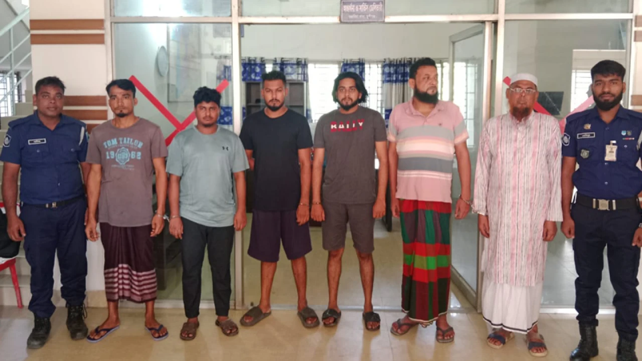 যৌথ বাহিনীর অভিযানে বিএনপি নেতাসহ ৬ জন গ্রেপ্তার