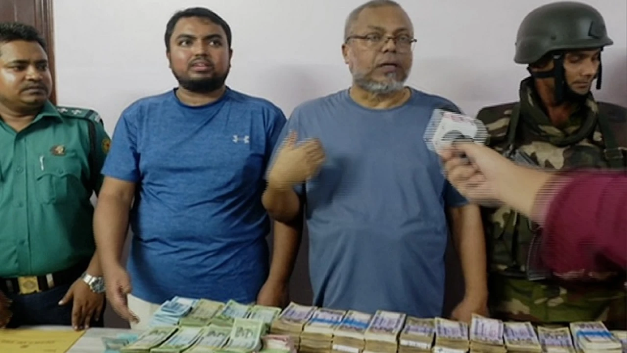 সাবেক সচিবের বাসায় মিলল বৈদেশিক মুদ্রাসহ কোটি টাকা