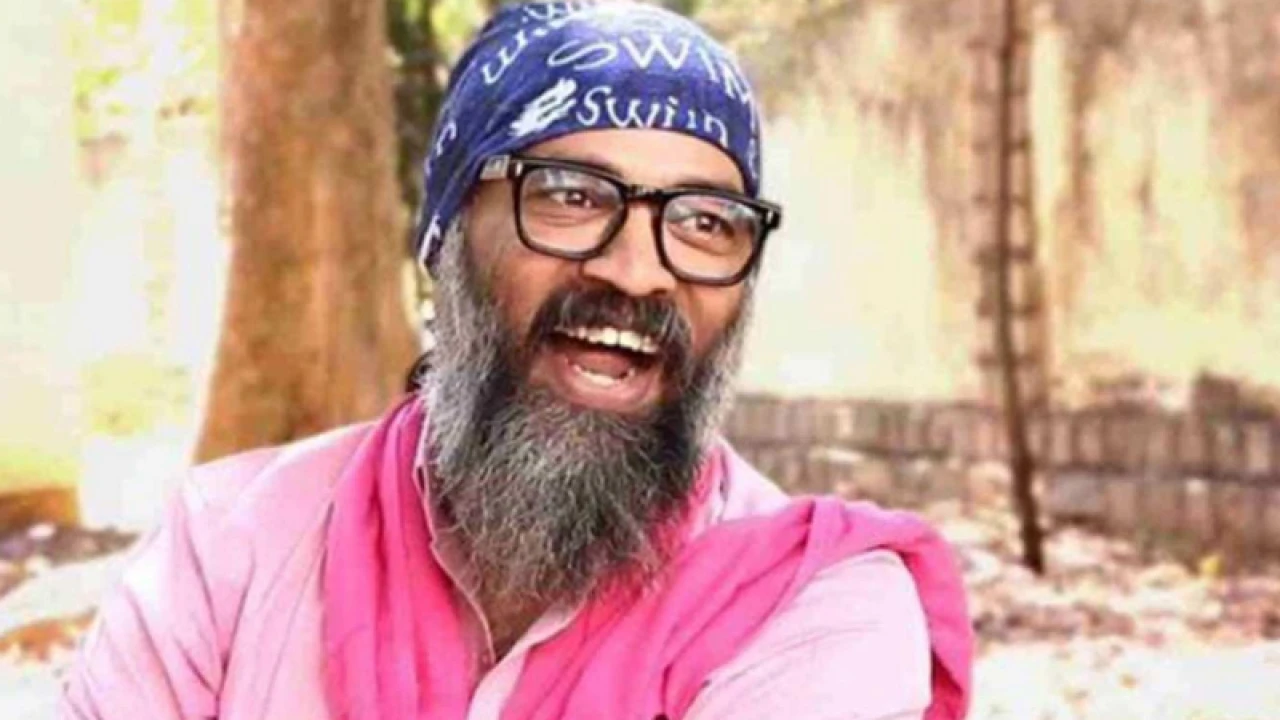 ফ্ল্যাট থেকে নির্মাতার গলিত মরদেহ উদ্ধার