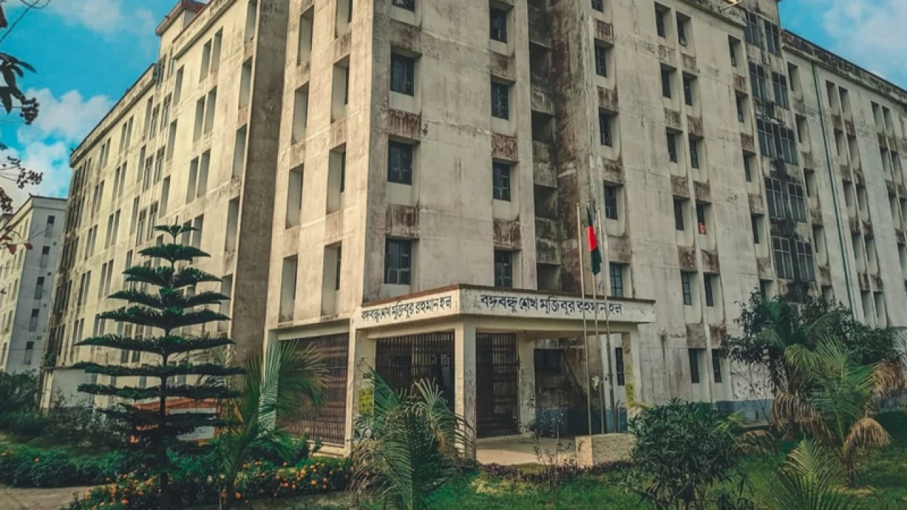 ১৬ বছর পর বেরোবির বঙ্গবন্ধু হলের মসজিদে মাইকে আজান