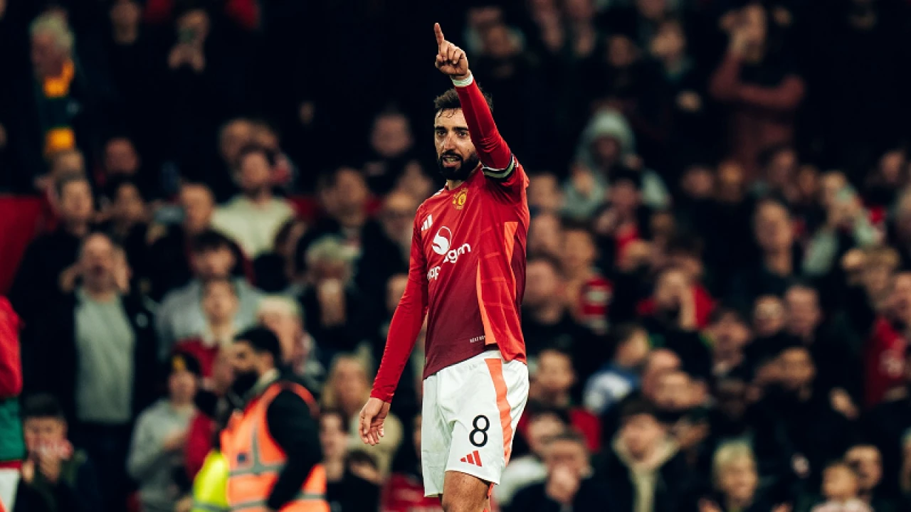 টেন হাগের বিদায়ে ‘দোষী’ ফের্নান্দেসও, চাইলেন ক্ষমা