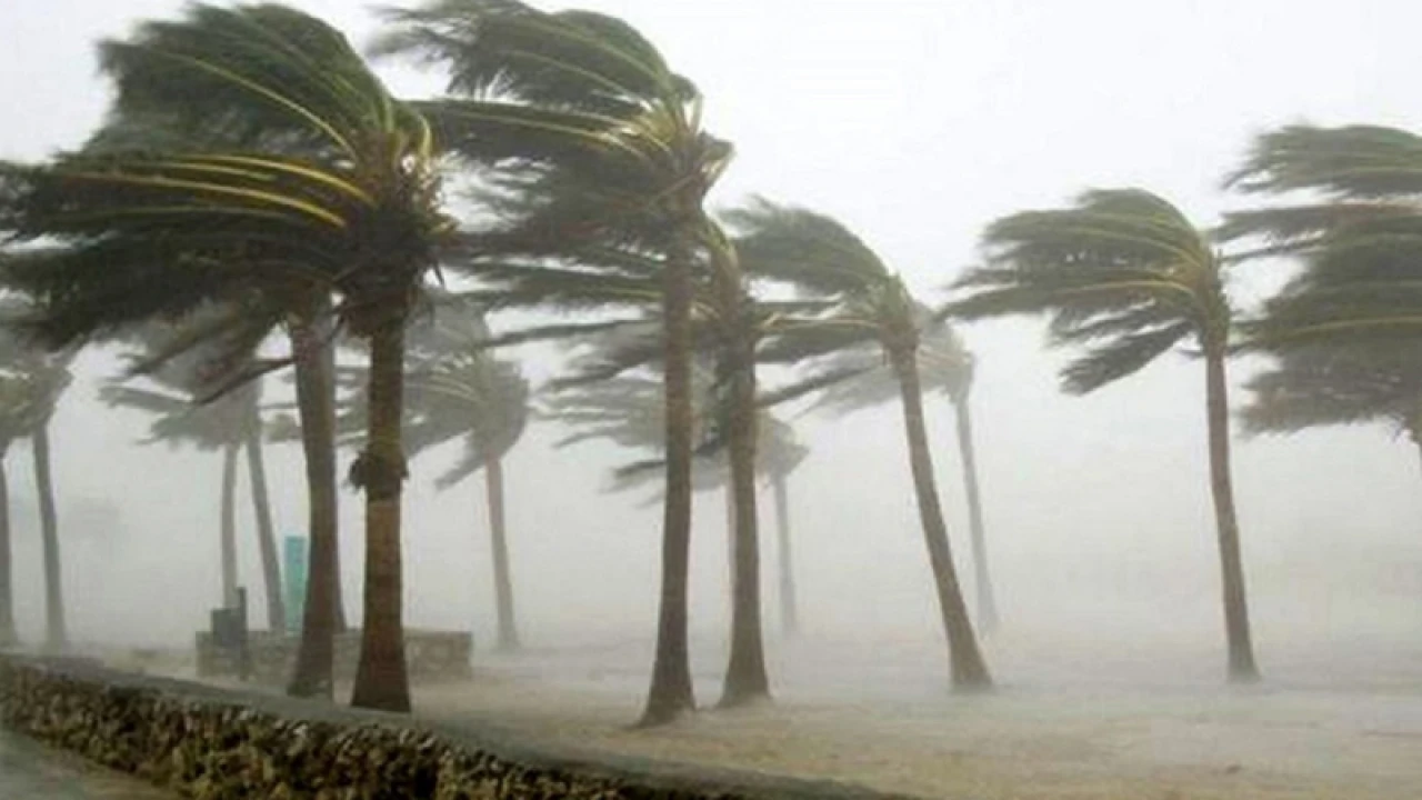 ১১ জেলায় ৬০ কিমি বেগে ঝড়ের শঙ্কা