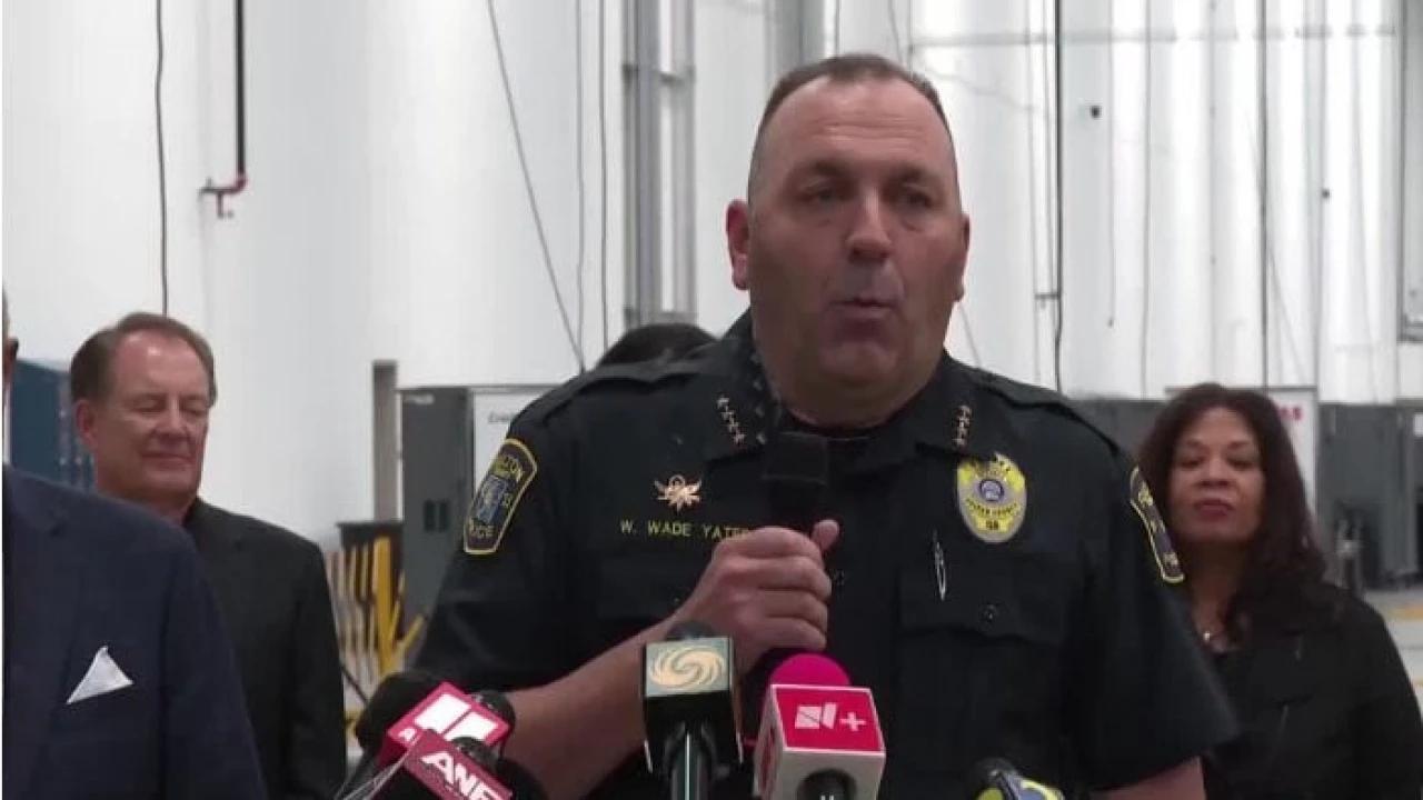 যুক্তরাষ্ট্রের ভোটকেন্দ্রে বোমা হামলার হুমকি, এফবিআইয়ের সতর্কতা