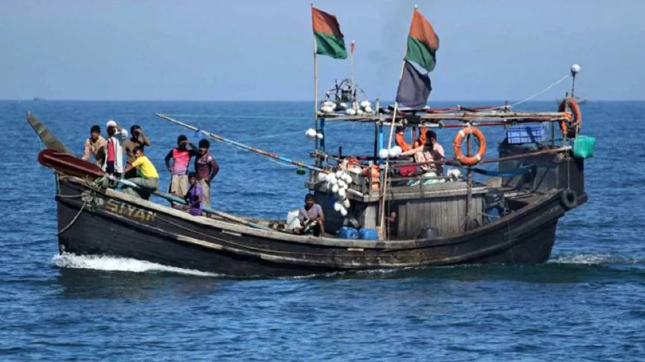 জলদস্যুদের গুলিতে জেলে নিহত, অপহরণ ১৯