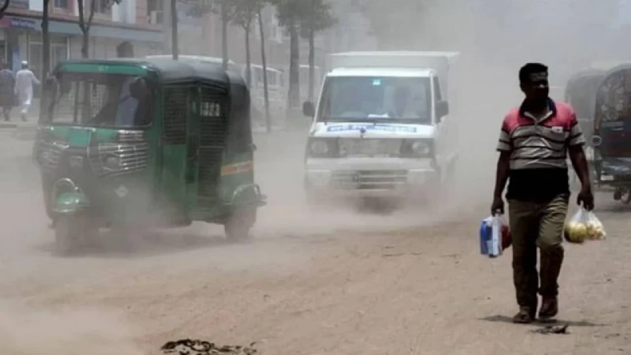 ফের বায়ুদূষণের শীর্ষে লাহোর, ঢাকার অবস্থান কী?