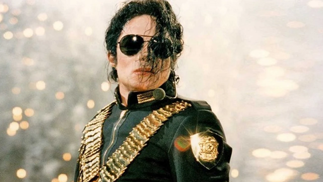 পিছিয়ে গেল মাইকেল জ্যাকসনের বায়োপিক