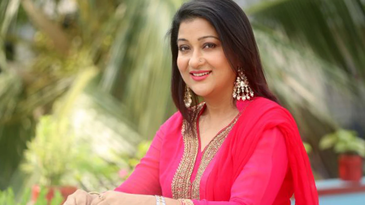 নানামুখী কার্যক্রমে ব্যস্ত দীপা