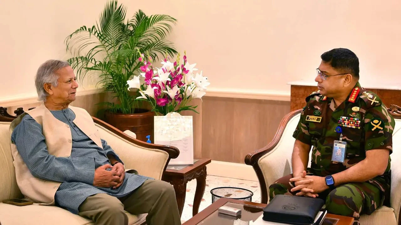প্রধান উপদেষ্টার সঙ্গে সেনাপ্রধানের সৌজন্য সাক্ষাৎ