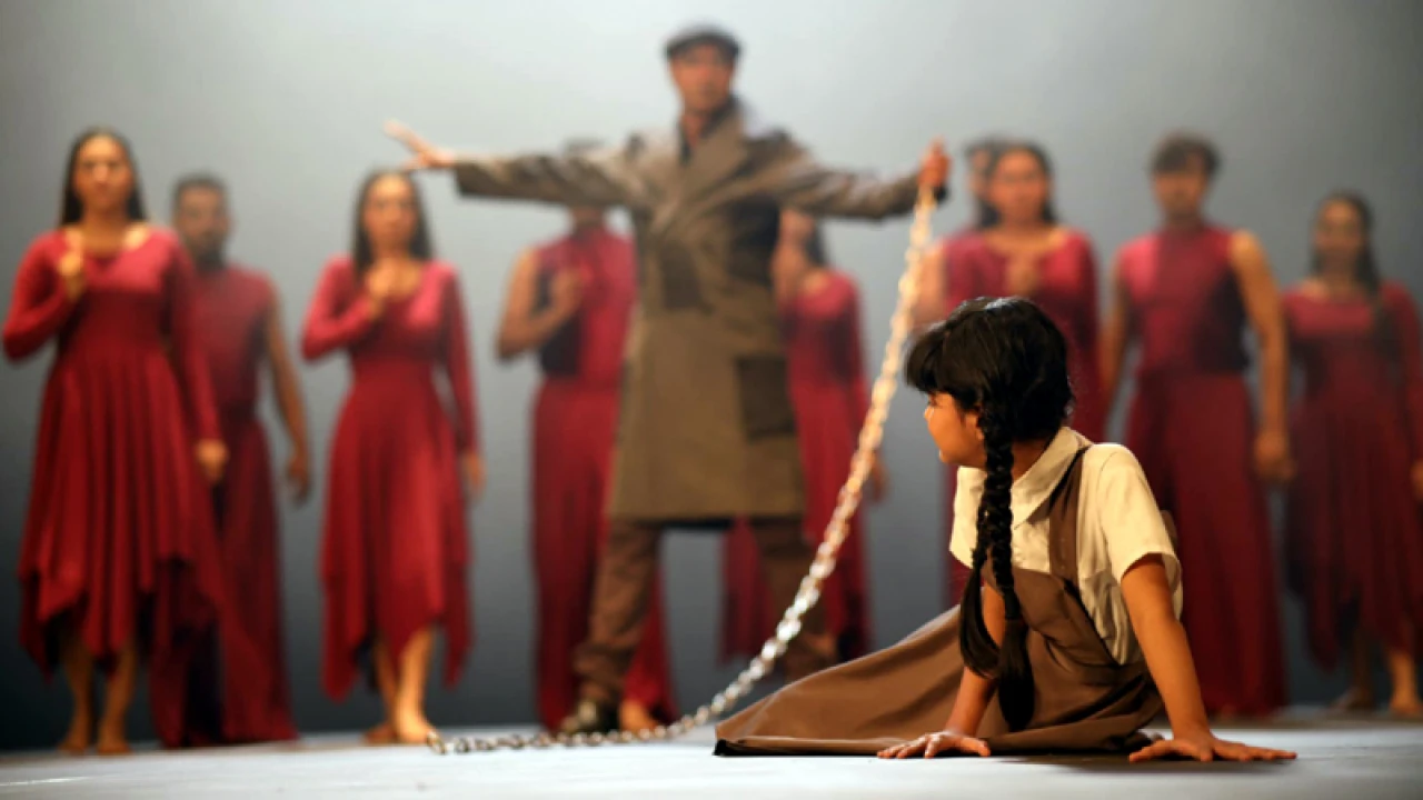 এফডিসিতে গণঅভ্যুত্থানের গান