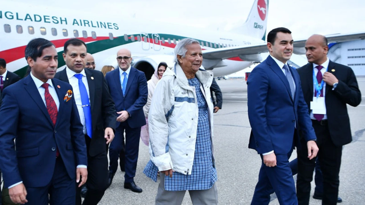 বাকুতে পৌঁছেছেন প্রধান উপদেষ্টা