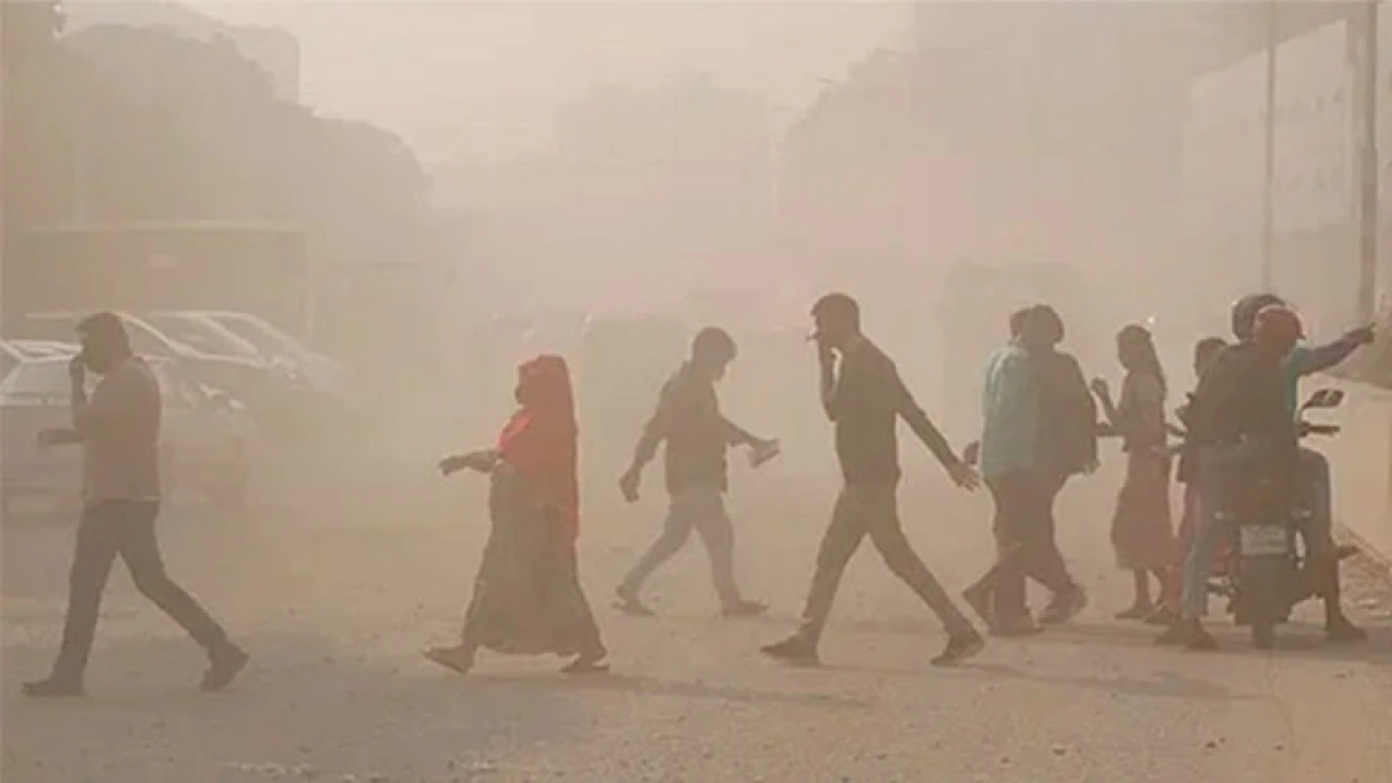 ঢাকার বাতাসে উন্নতি, লাহোরে মারাত্মক দূষণ