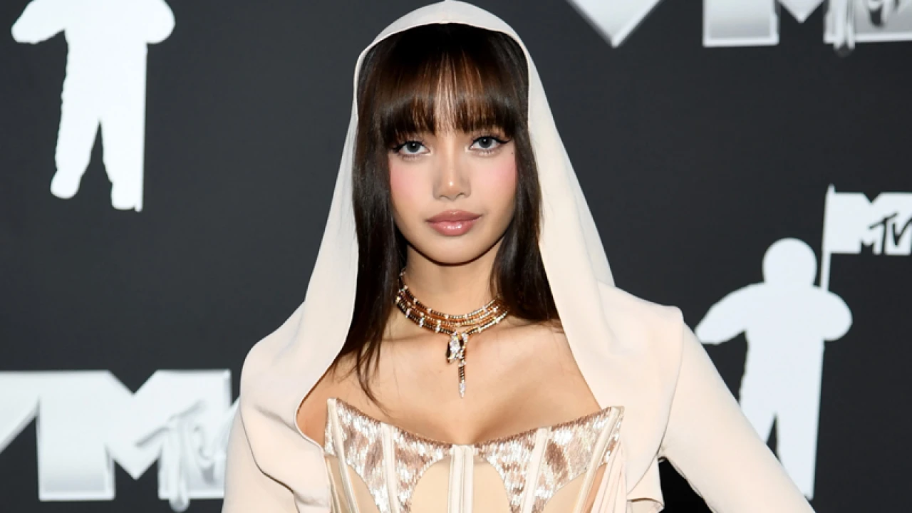 লিসার ভাগ্যে জোড়া পুরস্কার