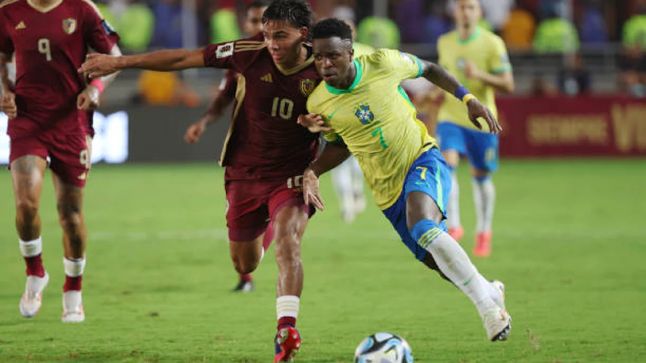 ভিনিসিয়াসের পেনাল্টি মিসে পয়েন্ট হারাল ব্রাজিল