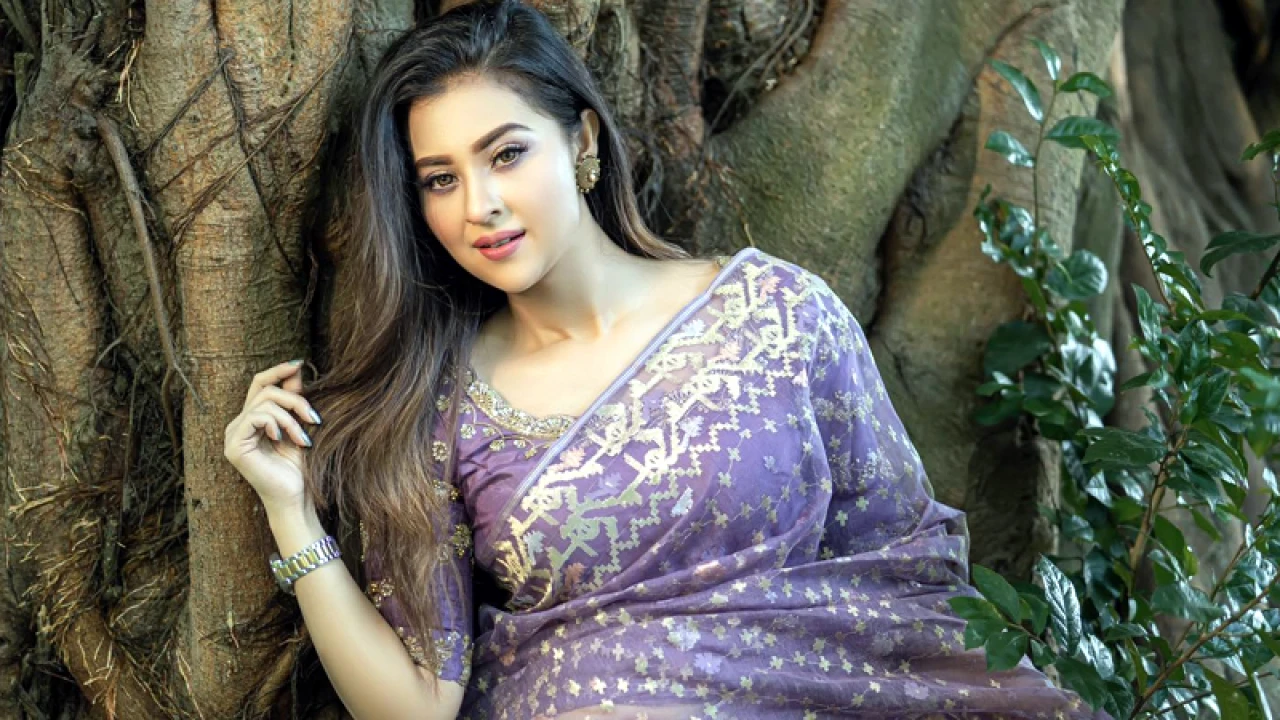 ‘পিনিক’-এ আছেন বুবলী