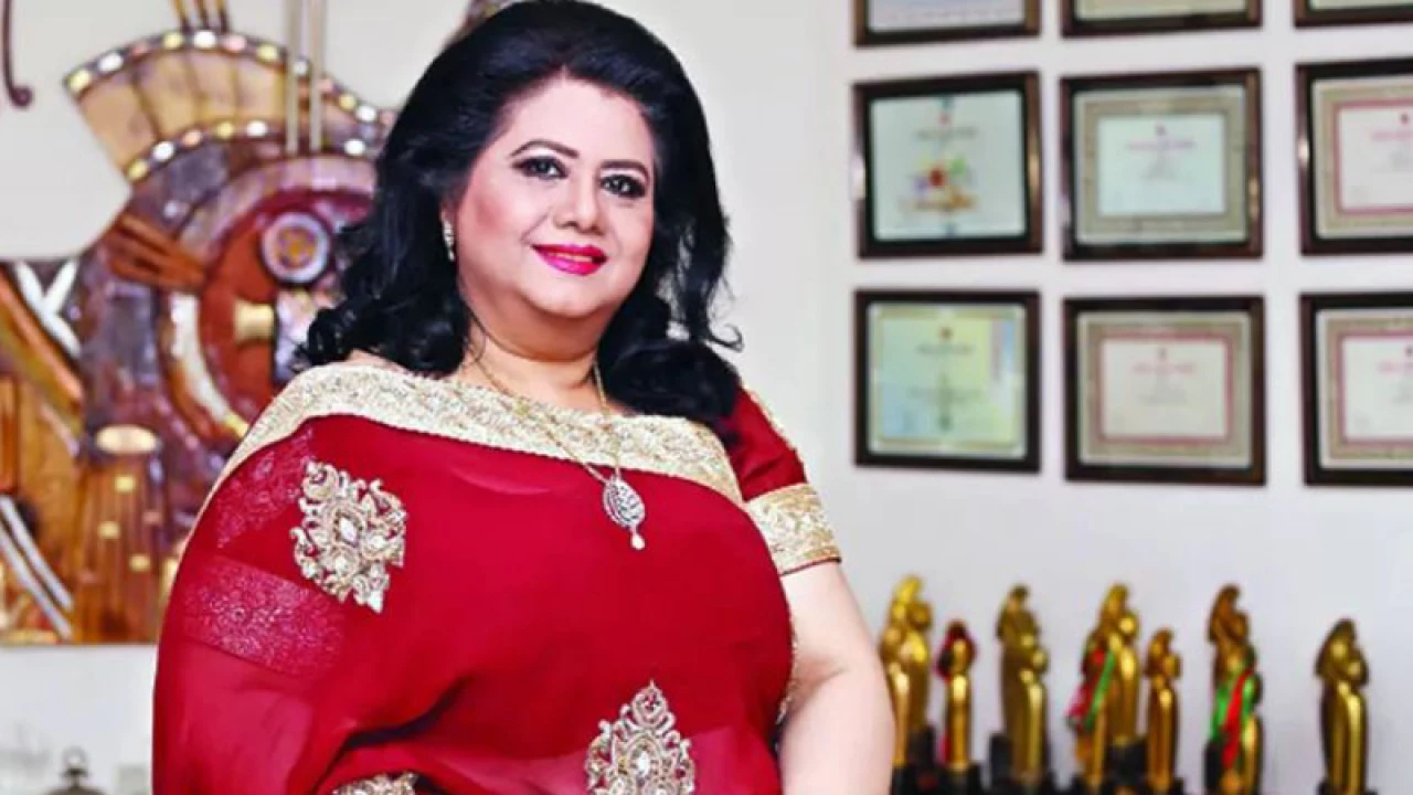 মহাতারকাকে গানে গানে শুভেচ্ছা