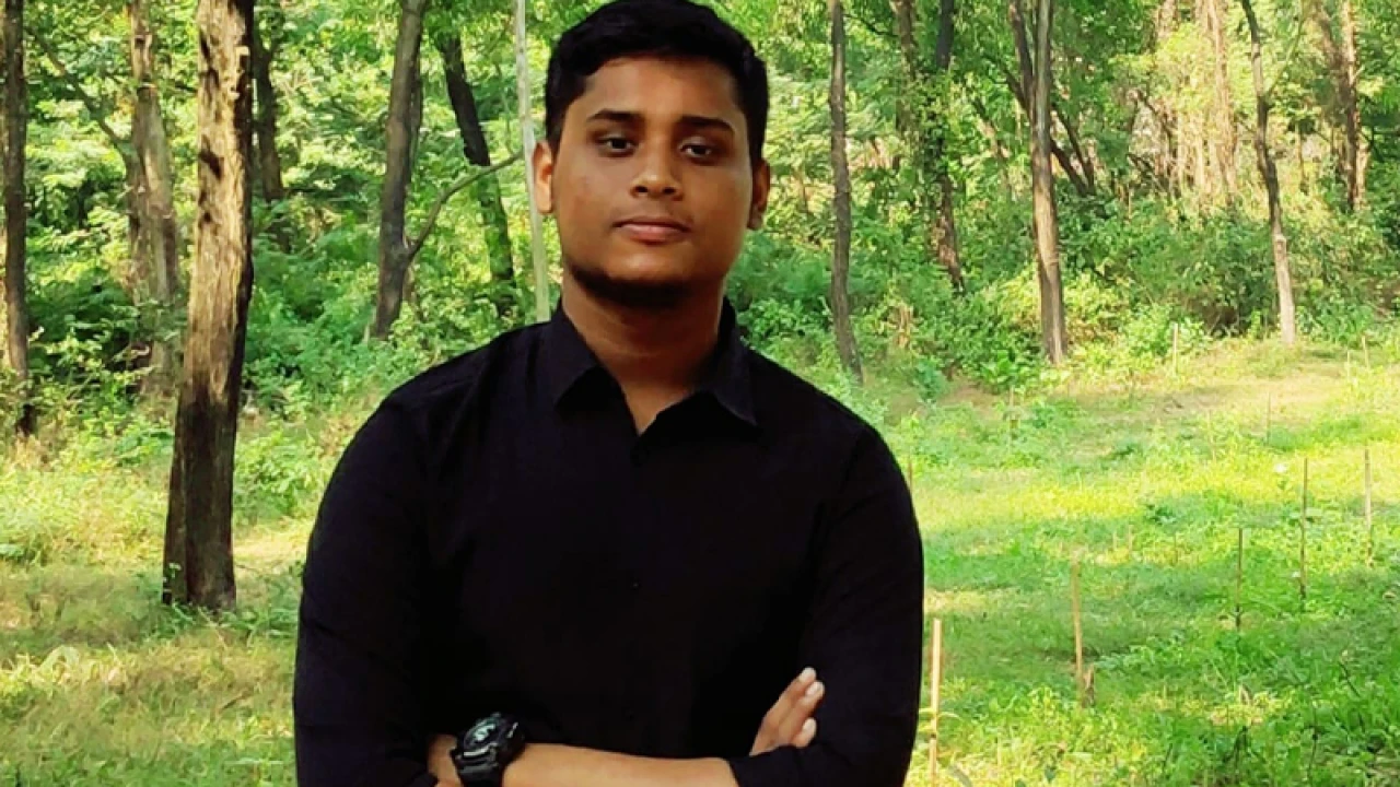 ঐক্যের আহ্ববান জানিয়ে মধ্যরাতে হাসনাত আবদুল্লাহর স্ট্যাটাস