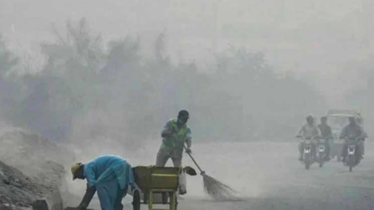 লাহোরে ভয়াবহ বায়ুদূষণ, ঢাকার অবস্থান পেছাল