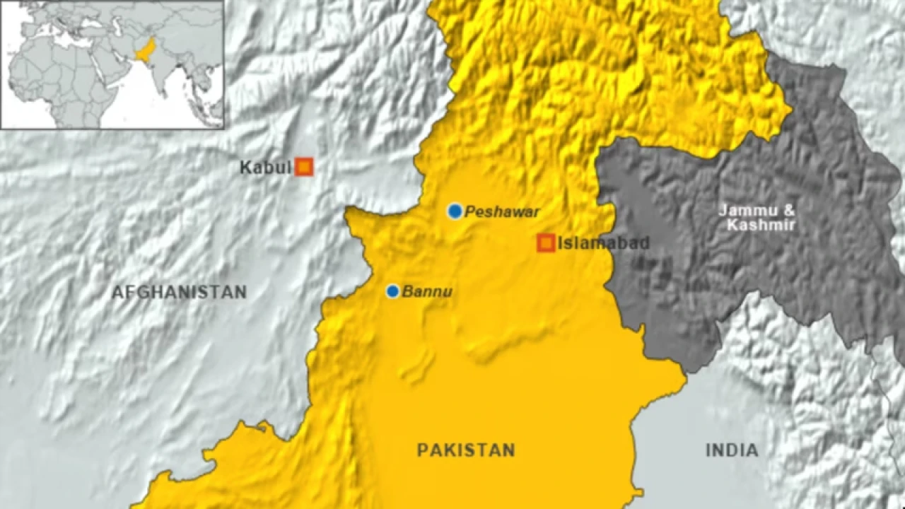 পাকিস্তানে আত্মঘাতী বোমা হামলায় ১২ সেনা নিহত