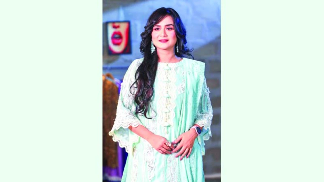 বিয়ের পর ব্যস্ততা বেড়েছে নাদিয়ার