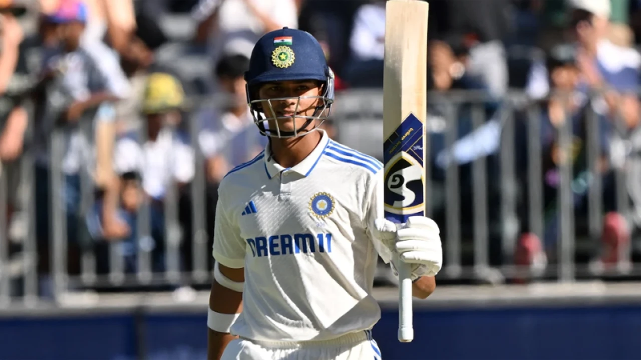 ছক্কার বিশ্বরেকর্ড করলেন জয়সোয়াল