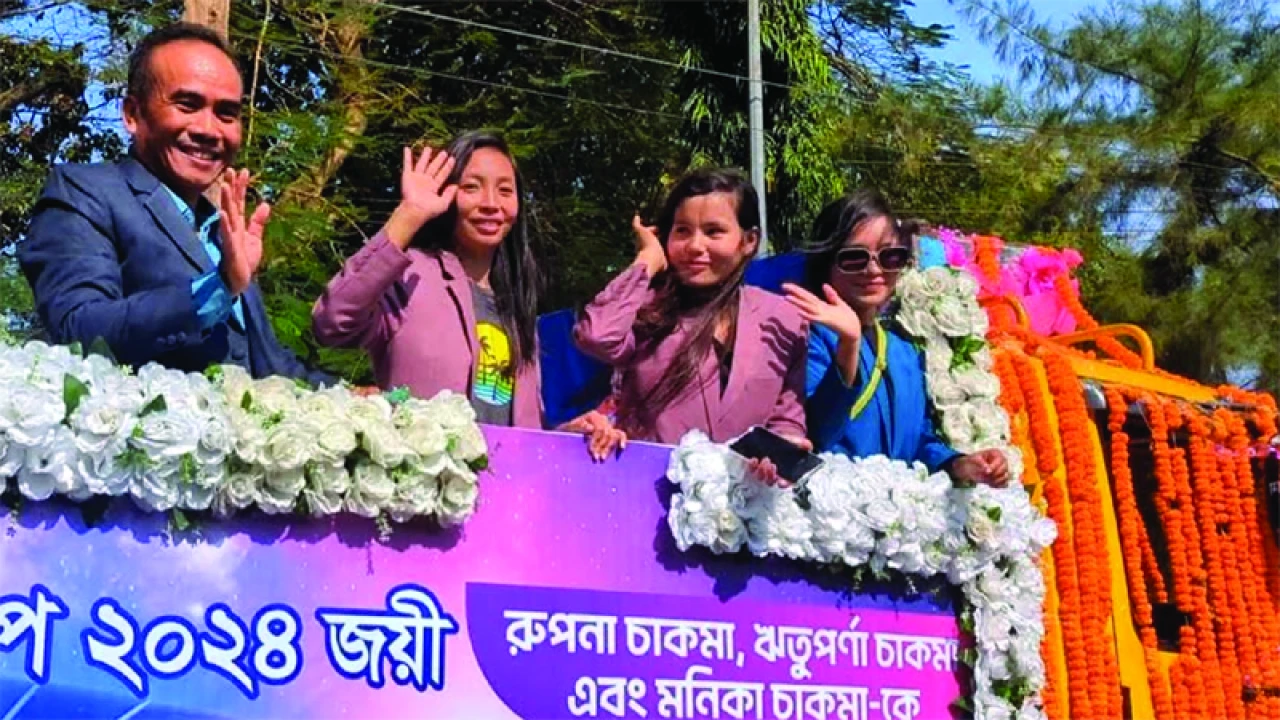 সাফজয়ী ঋতুপর্ণা, মনিকা ও রুপনাকে রাঙামাটিতে সংবর্ধনা