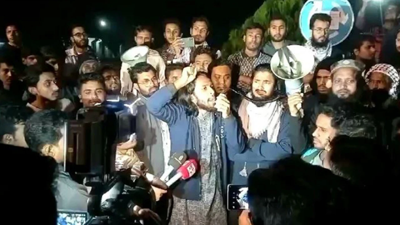 আইনজীবী হত্যার প্রতিবাদে রাবিতে বিক্ষোভ, ইসকন নিষিদ্ধের দাবি