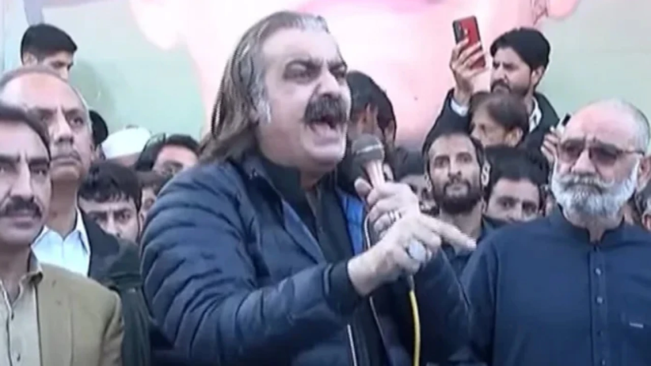 নির্যাতনের মধ্যেও অবস্থান কর্মসূচি চালিয়ে যাওয়ার ঘোষণা ইমরানের দলের 