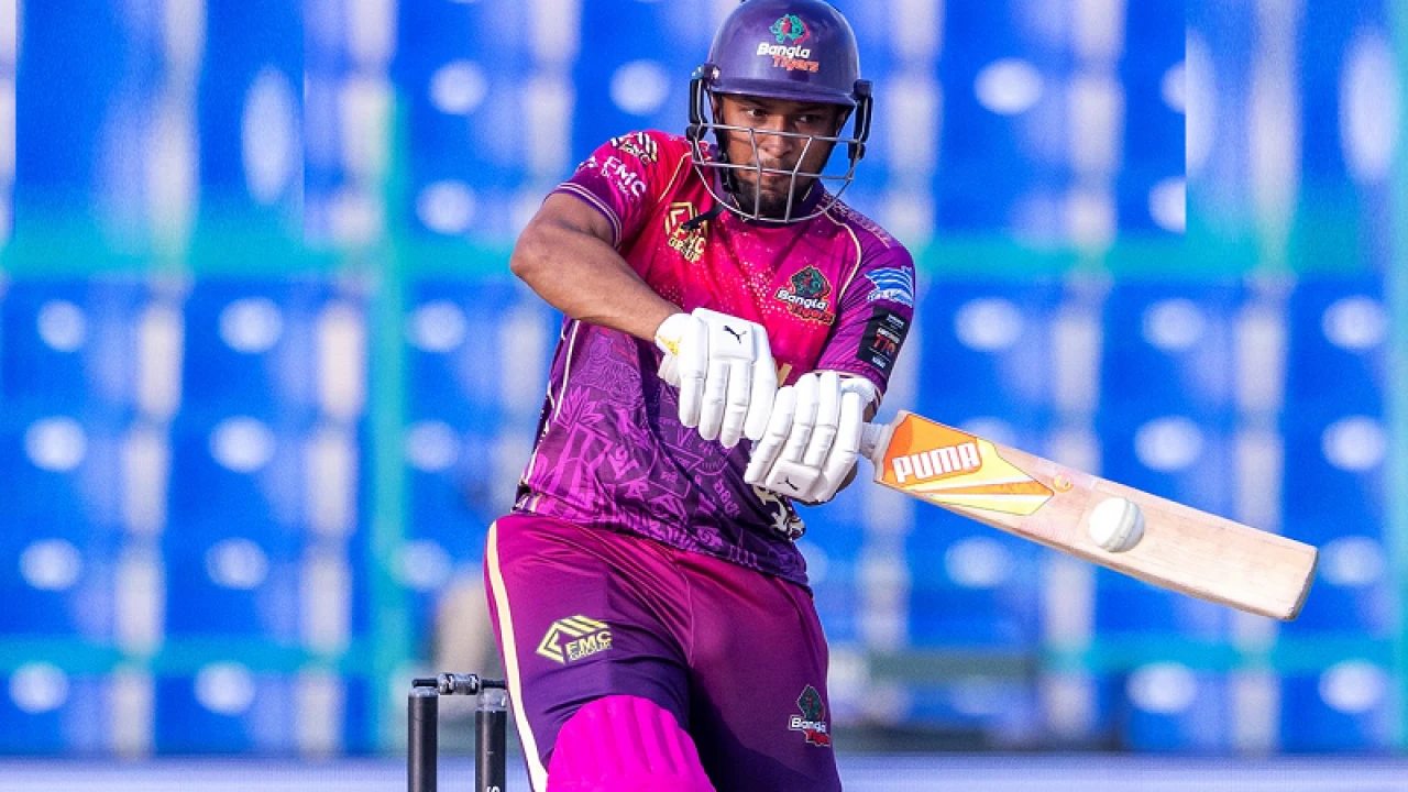 ৬০ বলের টুর্নামেন্টে সাকিবের ‘টেস্ট ইনিংস’