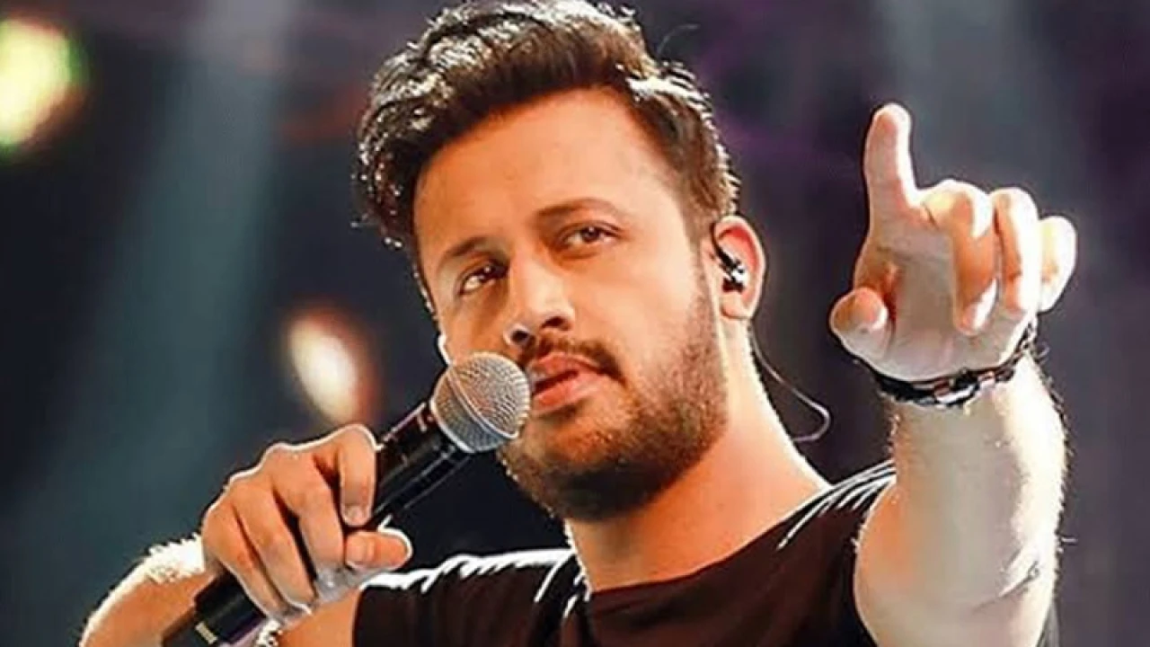 আজ ঢাকার মঞ্চ মাতাবেন আতিফ আসলাম