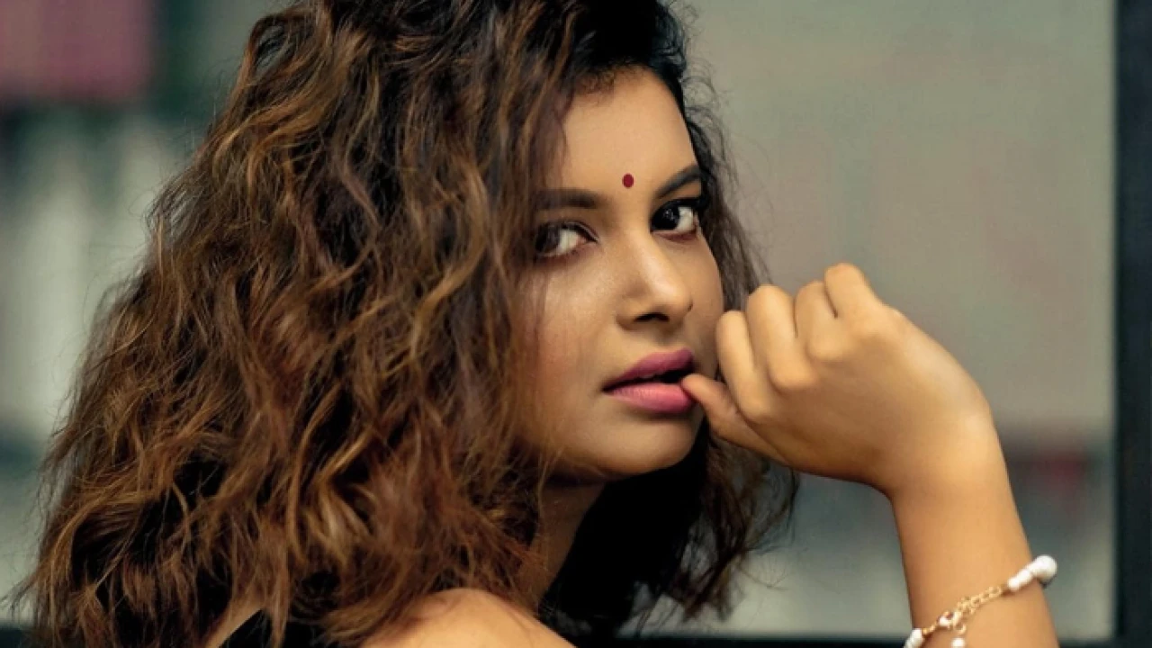 আতিফ আসলামের কনসার্টে ঢুকতে দেওয়া হয়নি ফারিয়াকে 