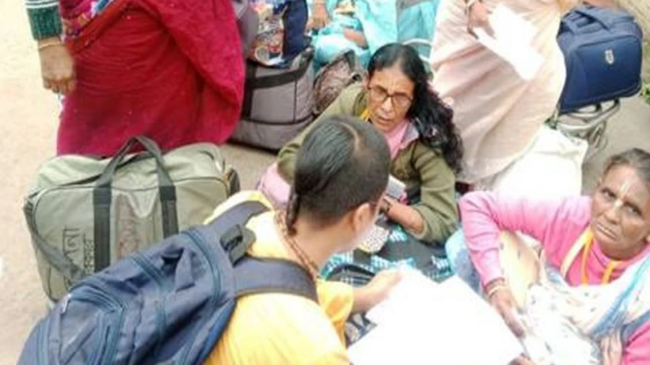 যে কারণে ভারতে যেতে দেওয়া হলো না ইসকনের ৫৪ সদস্যকে