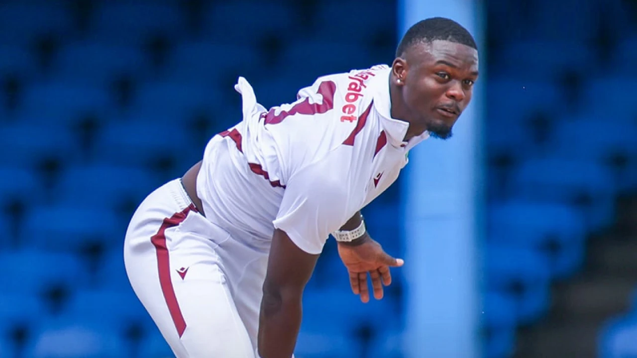 বাংলাদেশের বিপক্ষে রান দেওয়ায় কৃপণতা দেখিয়ে সিলসের বিশ্বরেকর্ড