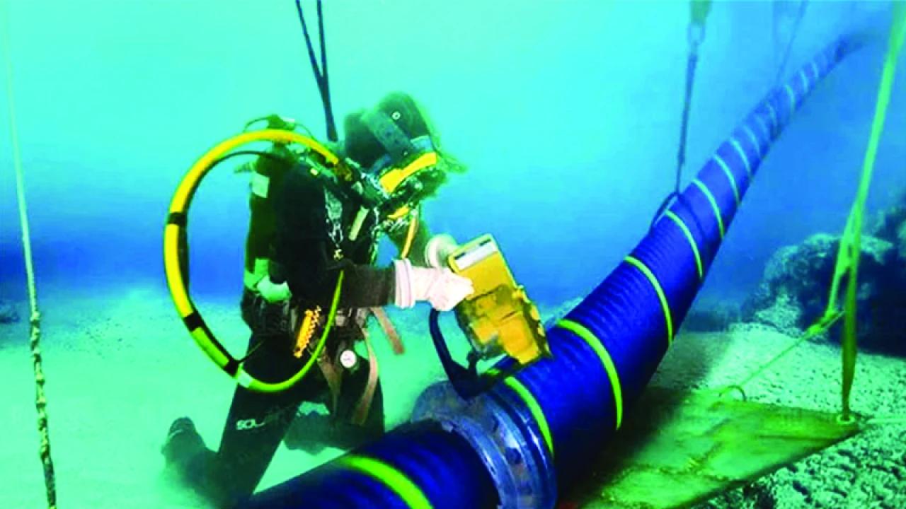 সমুদ্রের নিচে মেটার ৪০ হাজার কিলোমিটার লম্বা ক্যাবল!