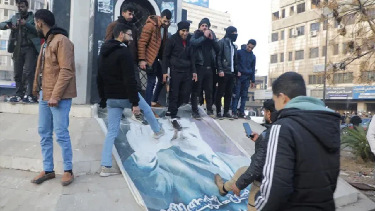 আসাদ এখন কোথায়?