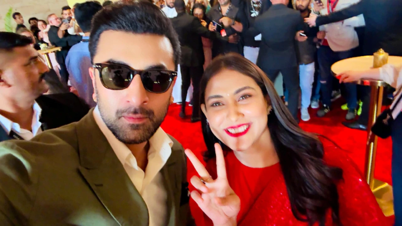 এবার রণবীরের সেলফিতে মেহজাবীন 