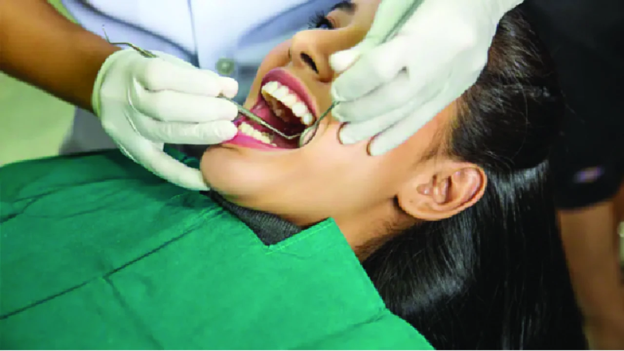 দাঁতের ক্ষয়রোগ থেকে মুক্তি পাবেন যেভাবে