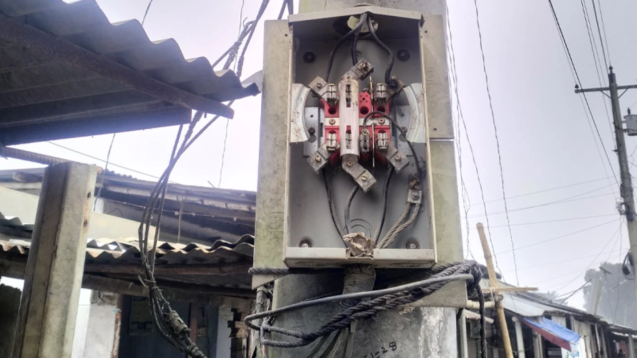 চোরের নম্বরে টাকা পাঠালে ১৫ মিনিটেই মিলছে বৈদ্যুতিক মিটার