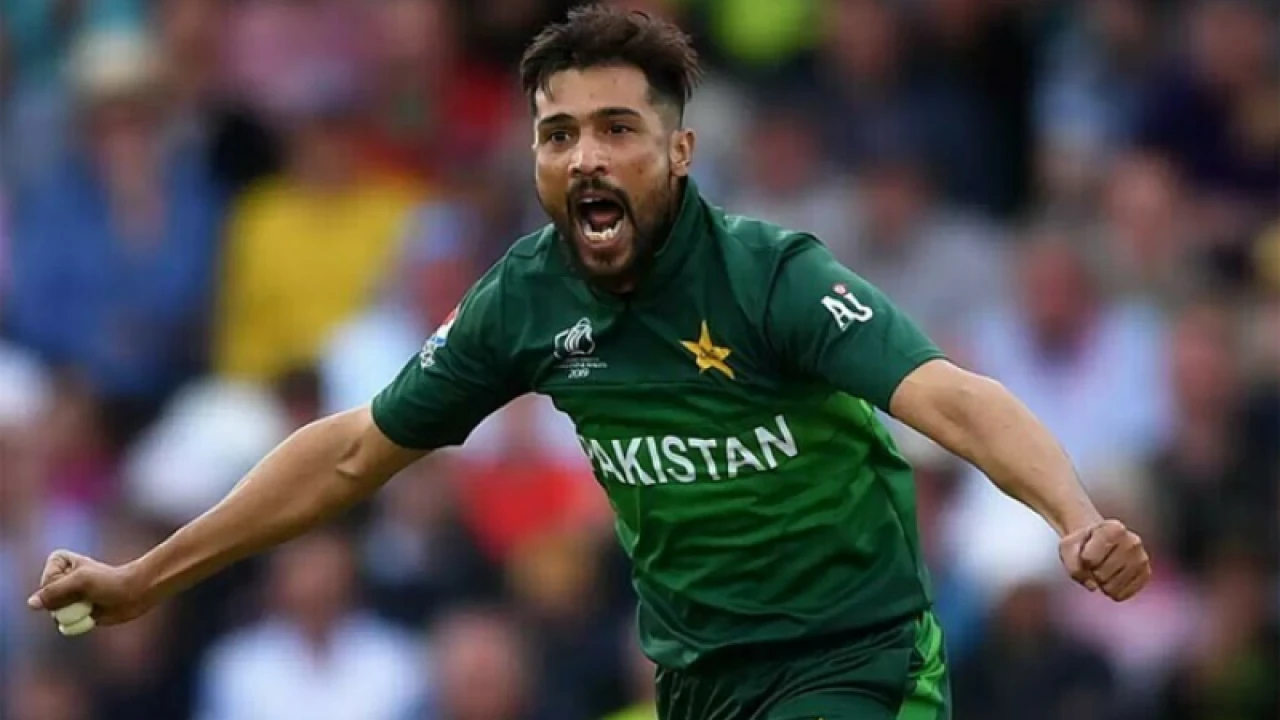 ইমাদের পর এবার আন্তর্জাতিক ক্রিকেট থেকে আমিরের অবসর