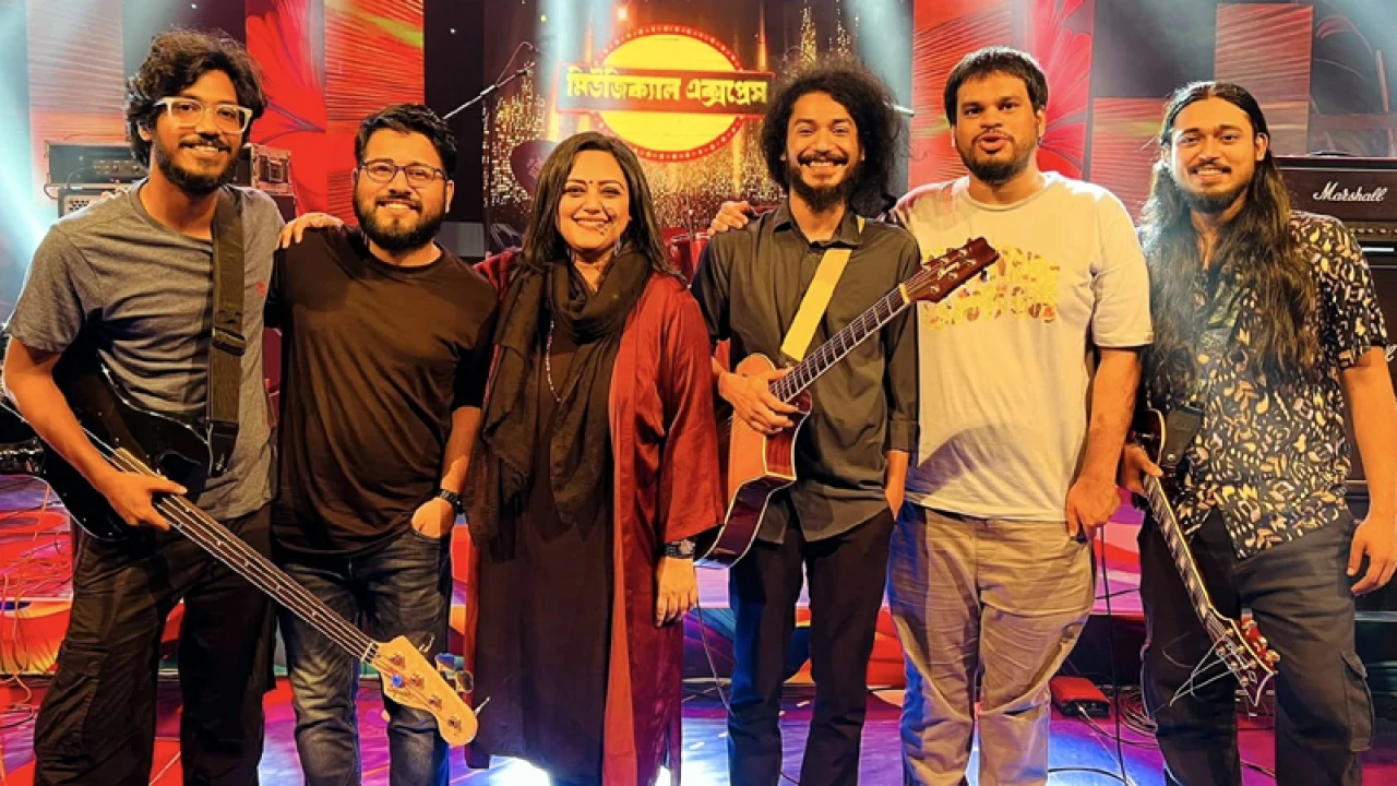 বিজয় দিবসে লন্ডন মাতাবে চিরকুট