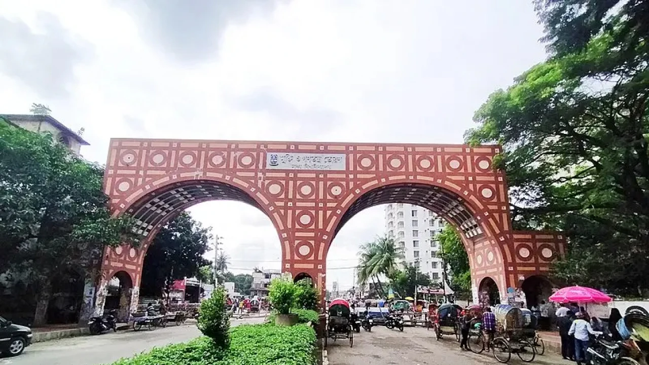 ঢাবিতে যান চলাচল সীমিত করার ঘোষণা 