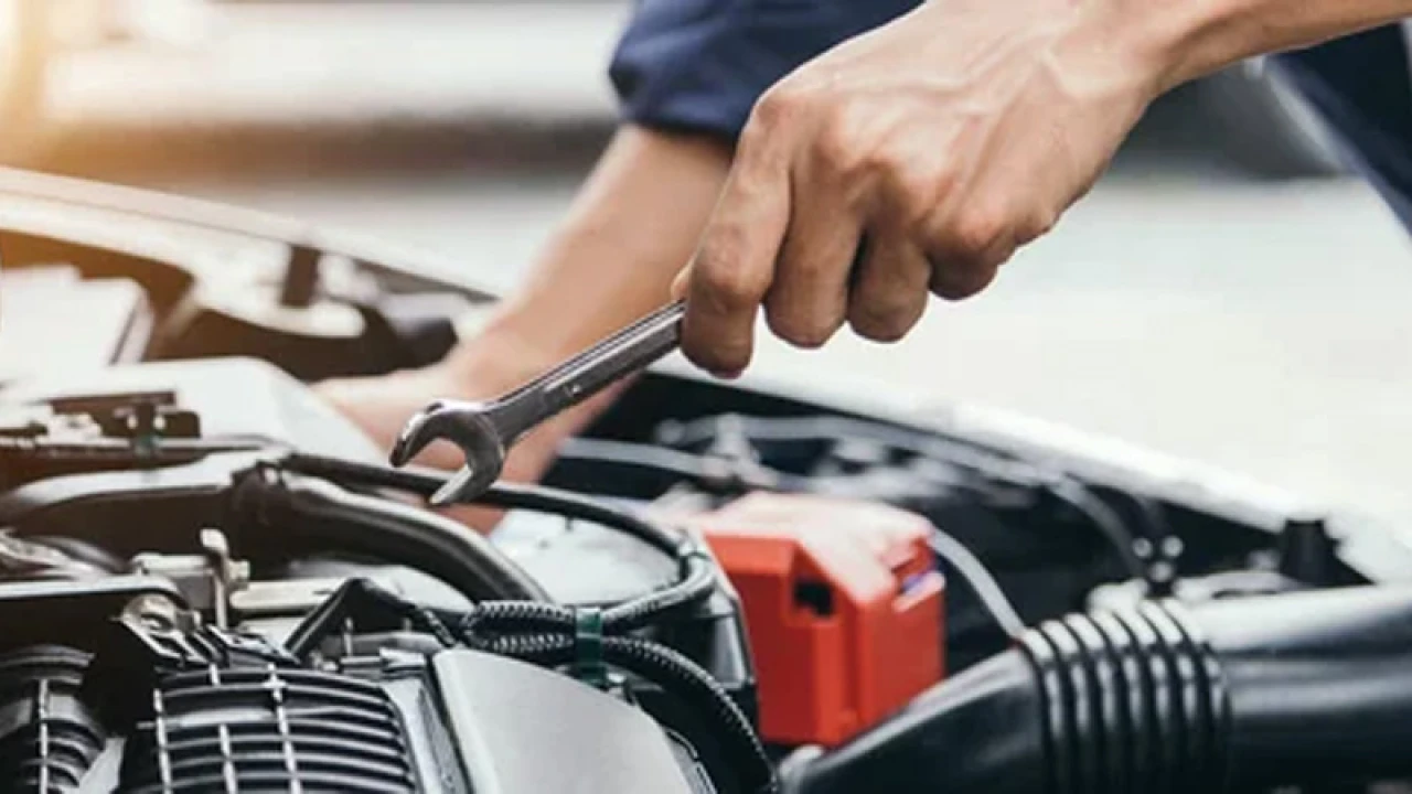 যত্রতত্র গাড়ির ওয়ার্কশপ