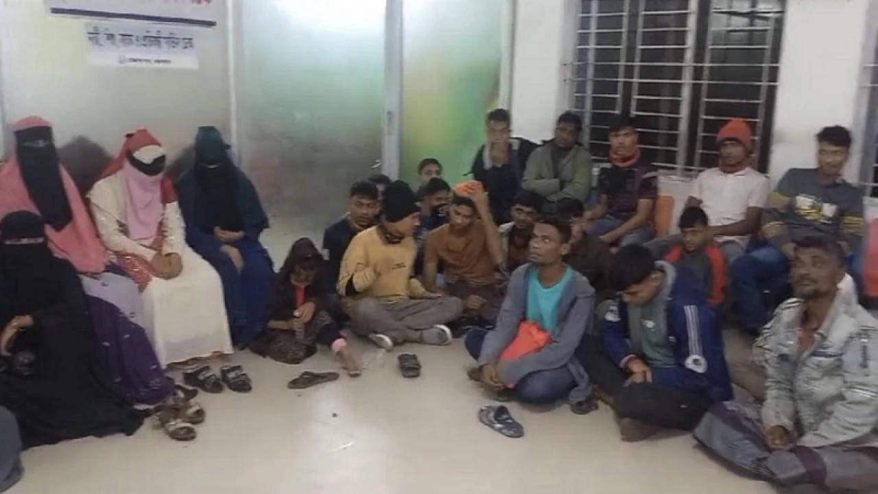 জিম্মি করে মুক্তিপণ আদায়, টেকনাফে নারী-শিশুসহ ৩০ রোহিঙ্গা উদ্ধার