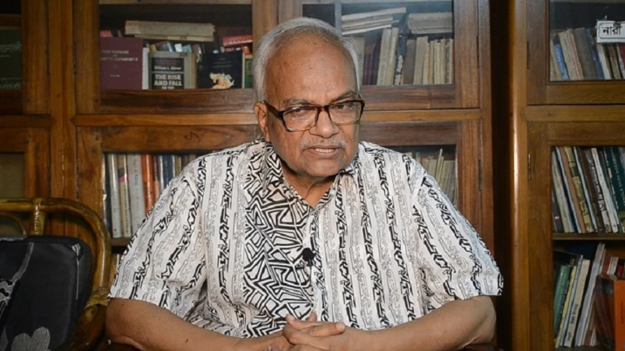 বিজয়ের পতাকা যেন বিজয়ী জাতির হাতে থাকে