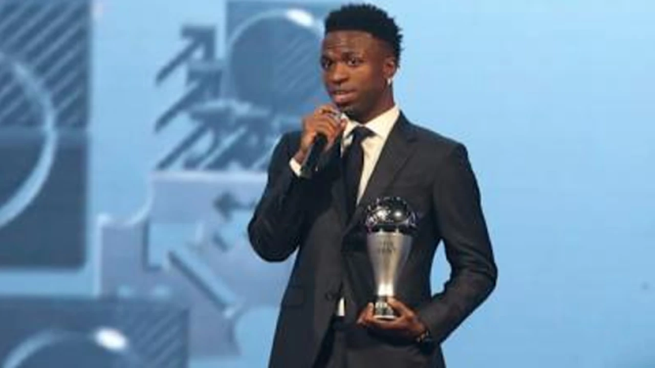 ‘ফিফা দ্য বেস্ট’ হলেন ভিনিসিয়ুস