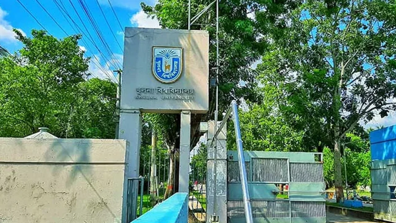 ‘গুচ্ছ’ থেকে বেরিয়ে ভর্তি পরীক্ষার তারিখ ঘোষণা করল খুলনা বিশ্ববিদ্যালয় 