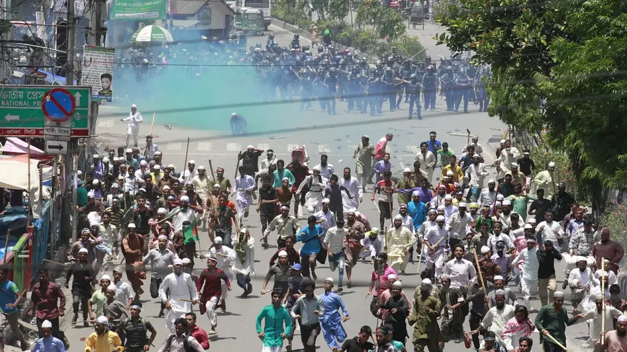 ফেঁসে যাচ্ছেন পুলিশের শতাধিক কর্মকর্তা