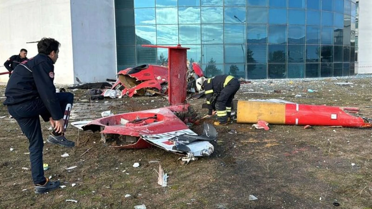 হাসপাতালের ছাদে হেলিকপ্টার বিধ্বস্ত, নিহত ৪